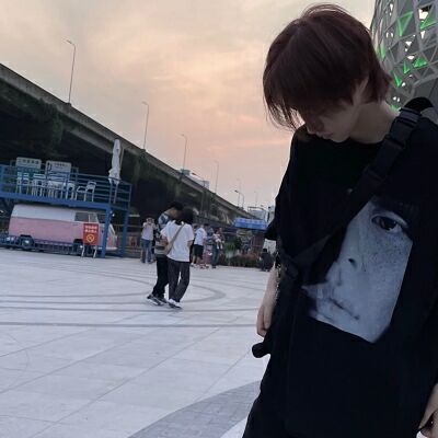 抖音免费自动涨粉APP,快手代网刷业务平台主页